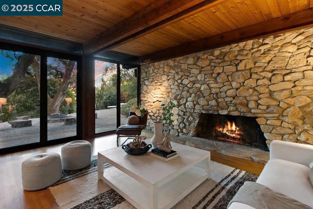 39 El Toyonal, Orinda CA: https://media.crmls.org/mediaz/6e59b75b-32e5-45e6-8133-1d9390180fe7.jpg