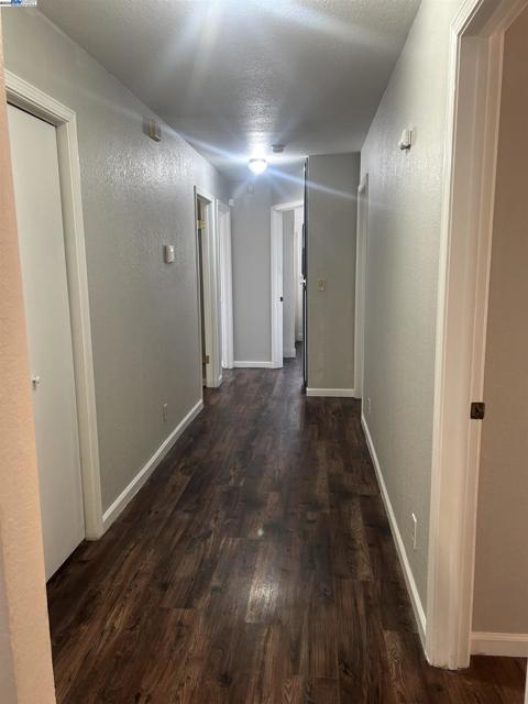 22200 Cynthia Ct, Hayward CA: https://media.crmls.org/mediaz/6e5a41b3-2c25-4986-87ce-580da808a2a8.jpg