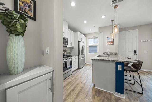 524 Surfbird Lane, Imperial Beach CA: https://media.crmls.org/mediaz/6e5a48cf-6f87-43e4-baf3-6e4e20385fe5.jpg