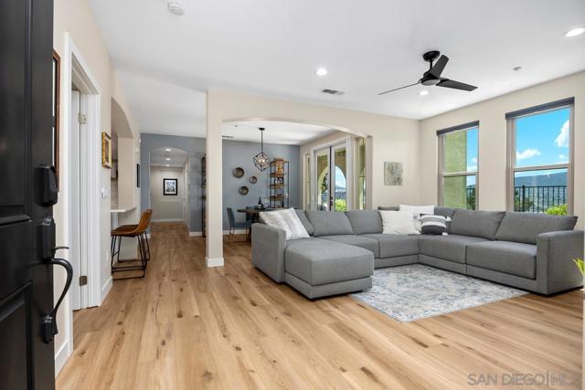 2045 Silverado St, San Marcos CA: https://media.crmls.org/mediaz/6e5a4e96-c2d9-4bd8-9868-51748c1fc753.jpg
