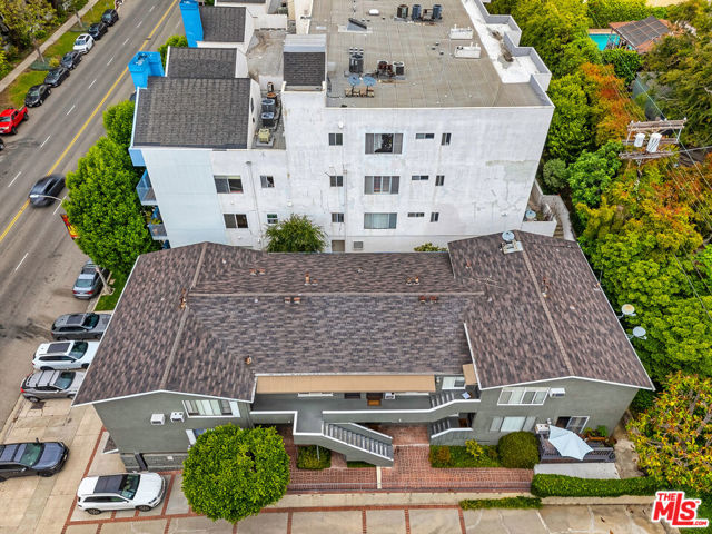 1940 S Beverly Glen Boulevard, Los Angeles CA: https://media.crmls.org/mediaz/6e5ae93e-92fd-4ff1-b504-9ae50d3a3a67.jpg