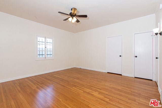 181 S Sycamore Avenue, Los Angeles CA: https://media.crmls.org/mediaz/6e5b1826-de9c-42e5-985a-5712c94c9903.jpg