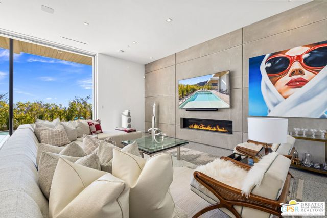 2381 Vista Palizada Drive, Palm Springs CA: https://media.crmls.org/mediaz/6e5bc958-1011-4604-985a-b26bea5c622f.jpg