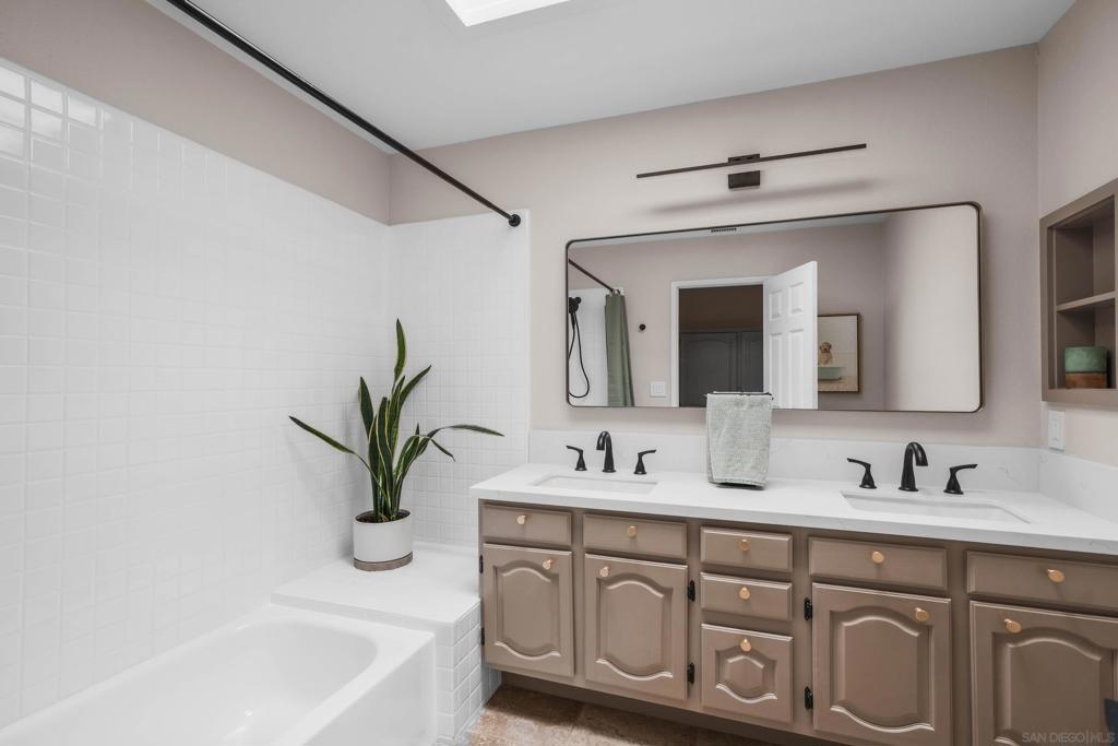 MLS #250036684SD image #18