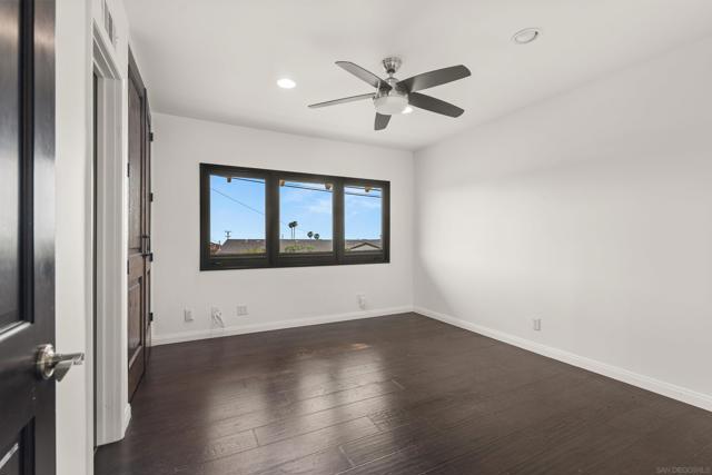 5602 Ladybird Lane, La Jolla CA: https://media.crmls.org/mediaz/6e5cfae0-ccdc-404f-a96a-bcbabfeff53a.jpg