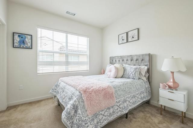 885 Blackstone, San Marcos CA: https://media.crmls.org/mediaz/6e5dba02-b1da-4db3-8d9d-7cfbe335d663.jpg