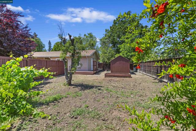 828 Bancroft Rd, Walnut Creek CA: https://media.crmls.org/mediaz/6e5e0622-a0fe-42b6-9dbe-b87edbc6c6fb.jpg