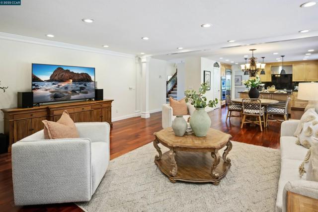 4405 Deer Ridge Rd, Danville CA: https://media.crmls.org/mediaz/6e5e8e6f-e013-4cfc-bc72-12e7b1069215.jpg
