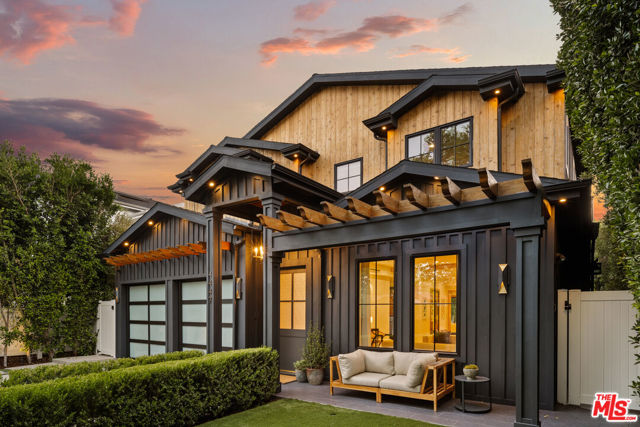 4447 Farmdale Avenue, Studio City CA: https://media.crmls.org/mediaz/6e5e9cad-822e-4865-867a-8c3fffa20be7.jpg