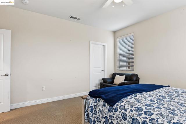 716 Cabada Dr, Brentwood CA: https://media.crmls.org/mediaz/6e5ef18f-1a36-48af-927a-ce5396f6dce6.jpg