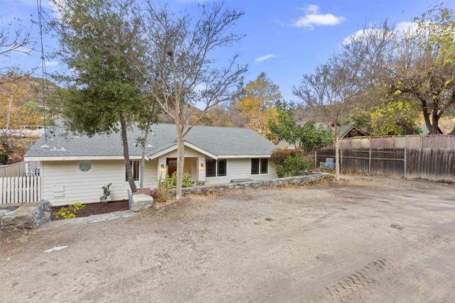 Image 23 of 35 For 933 Silverbrook Drive