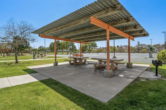 1450 Oakpoint Ave, Chula Vista CA: https://media.crmls.org/mediaz/6e5f5c26-5d8e-4063-b79f-a5b26c2b5e5f.jpg