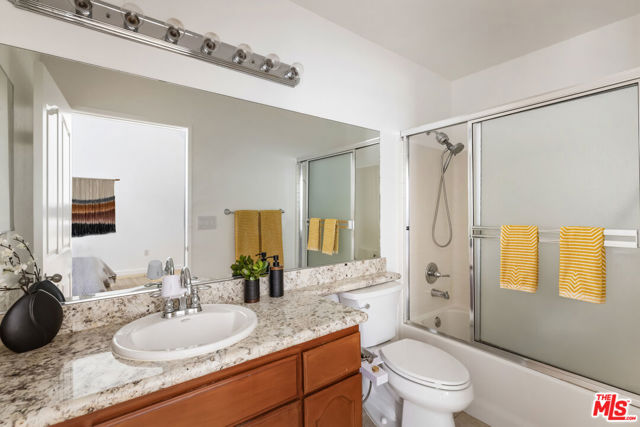 11536 Burbank Boulevard, North Hollywood CA: https://media.crmls.org/mediaz/6e5fb7ee-d7e6-4204-b30f-f73710933a02.jpg
