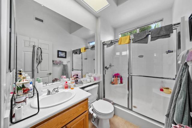 Detail Gallery Image 13 of 34 For 1999 Pecan Tree St, Hemet,  CA 92545 - 4 Beds | 2/1 Baths