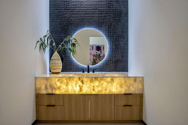 1 Makena Lane, Rancho Mirage CA: https://media.crmls.org/mediaz/6e6021d9-cc83-40a5-a2b1-e09586a411b5.jpg