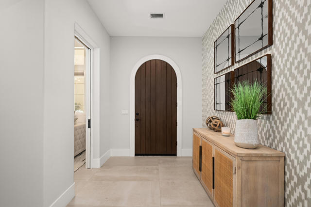 80450 Platinum Way, La Quinta CA: https://media.crmls.org/mediaz/6e602f5c-272a-405a-8bba-d01e6f790e44.jpg