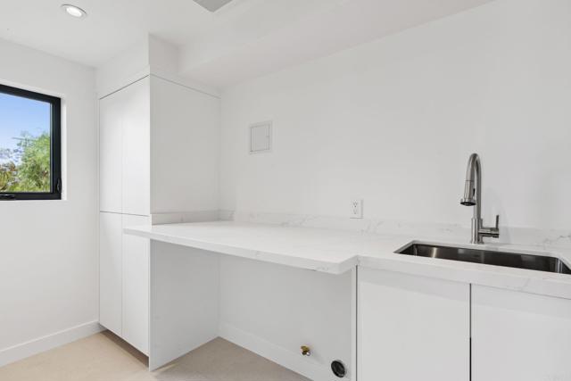 Image 30 of 58 For 2052 Montgomery Avenue