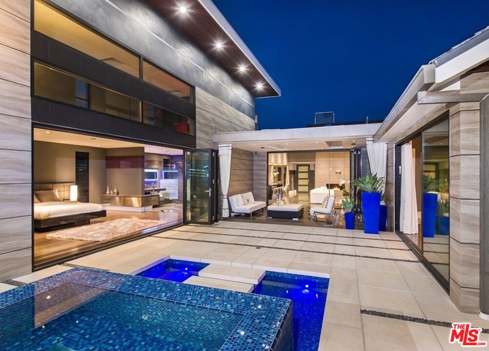 12318 W SUNSET Boulevard