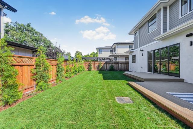 980 Lucky Avenue, Menlo Park CA: https://media.crmls.org/mediaz/6e6098c3-c15a-4b2c-a58b-b024a07f719a.jpg