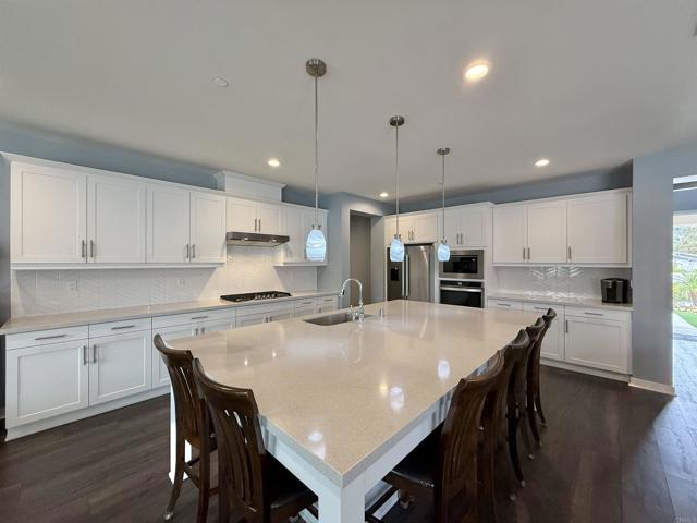 Detail Gallery Image 20 of 49 For 1564 Manzanita Hollow, Vista,  CA 92084 - 5 Beds | 4 Baths