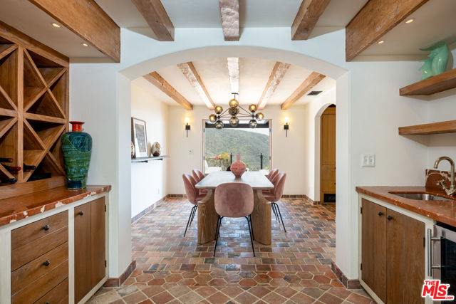 791 Nyes Place, Laguna Beach CA: https://media.crmls.org/mediaz/6e61a188-afd0-448f-b179-ccdea2adfa9e.jpg