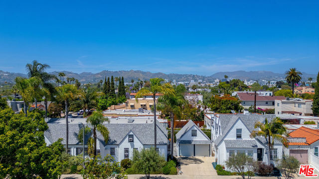 500 N Alta Vista Boulevard, Los Angeles CA: https://media.crmls.org/mediaz/6e61f8e2-746a-426a-946b-8f30f8a367c8.jpg