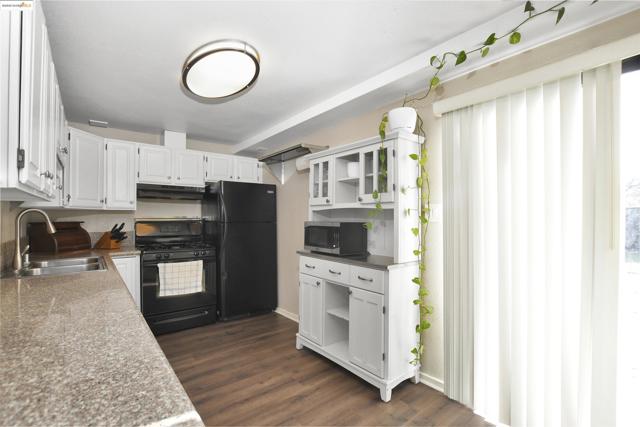 3194 Ameno Rd, Concord CA: https://media.crmls.org/mediaz/6e620950-1560-46aa-be69-949bd9a795b9.jpg