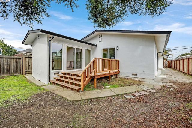 36517 Cherry St, Newark CA: https://media.crmls.org/mediaz/6e62168c-eb81-40fe-9552-4bd306339331.jpg