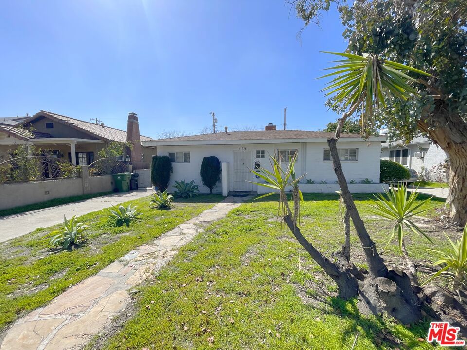 11238 Oxnard Street