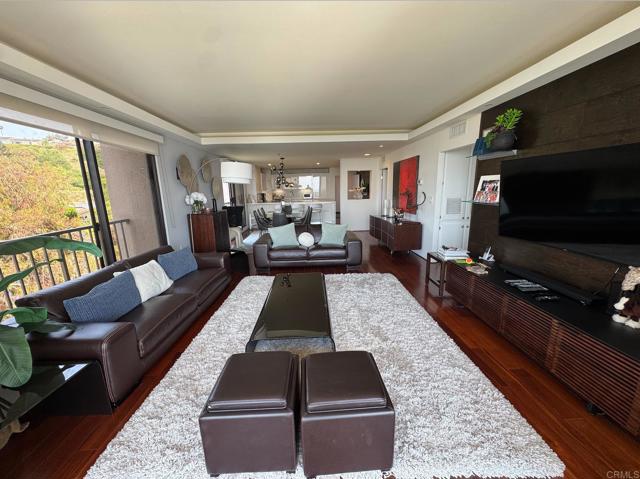 2500 Torrey Pines Road, La Jolla CA: https://media.crmls.org/mediaz/6e62ba5e-d9a6-49b9-a077-81cd8f3b1933.jpg