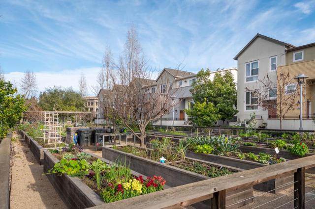 373 Derby Avenue, San Mateo CA: https://media.crmls.org/mediaz/6e630c3b-f721-44da-8b99-dbfcddbb945c.jpg