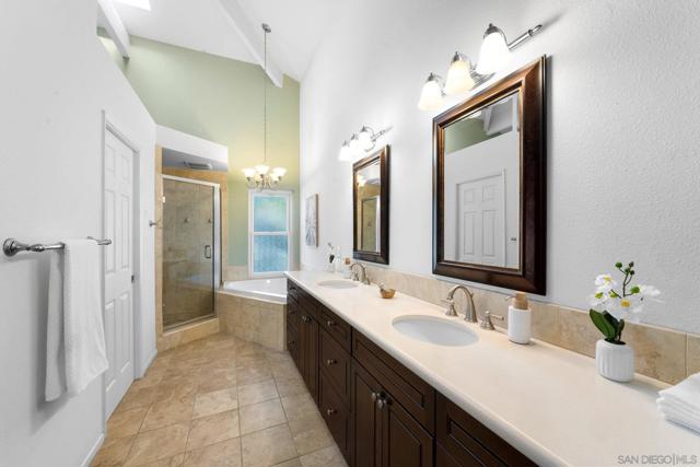 12417 Shropshire Lane, San Diego CA: https://media.crmls.org/mediaz/6e6321b4-dd33-41c5-b4a5-8813ea129e66.jpg