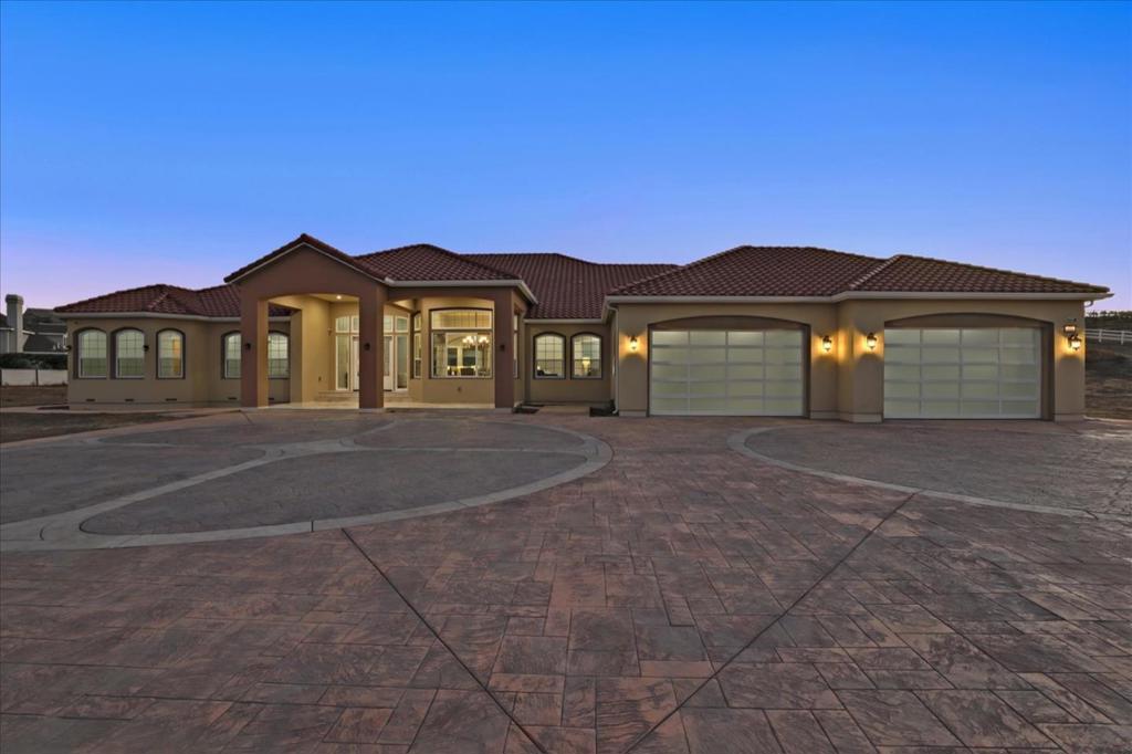 721 Riverside Road, Hollister, CA 95023