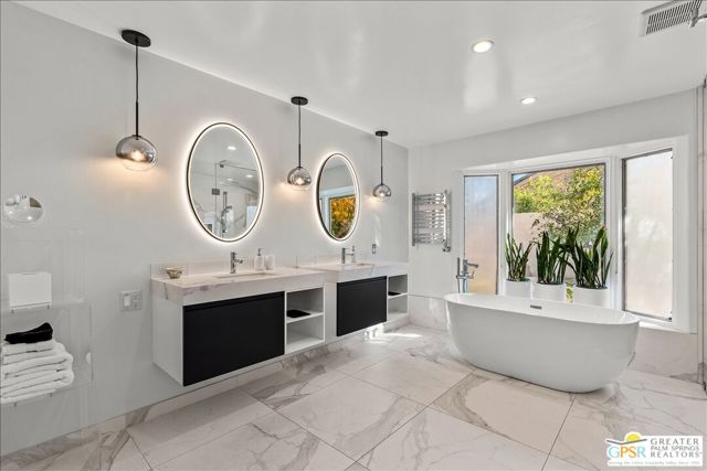 5365 E Cherry Hills Drive, Palm Springs CA: https://media.crmls.org/mediaz/6e6467ec-6ad6-412a-92d7-8a38ce98bc61.jpg