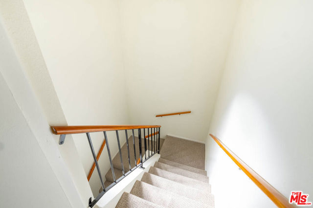 18524 Mayall Street, Northridge CA: https://media.crmls.org/mediaz/6e64919e-057f-4c3d-8475-44f382775b81.jpg