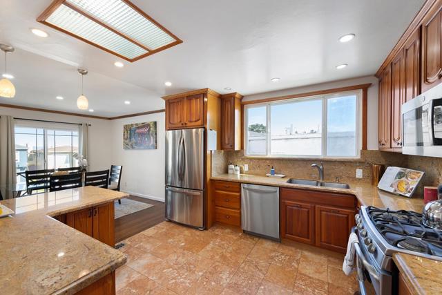 Image 12 of 34 For 55 Westridge Avenue