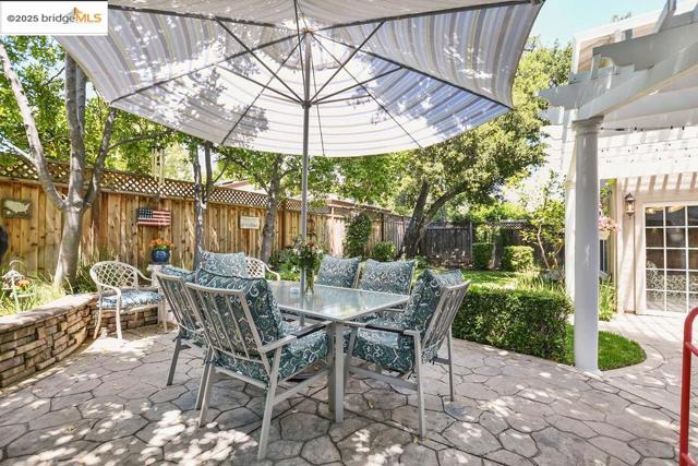 197 Branbury Dr, Campbell CA: https://media.crmls.org/mediaz/6e65090b-fd04-4a17-840f-e47fa036a420.jpg