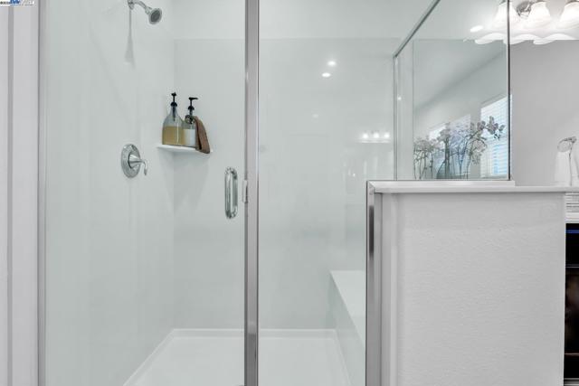 2305 Augusta Ave, Tracy CA: https://media.crmls.org/mediaz/6e652e6b-06a9-402e-bb78-91eec6435dc5.jpg
