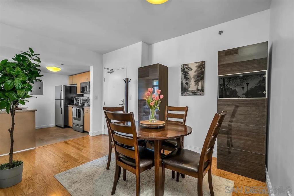 425 W Beech St - photo 13