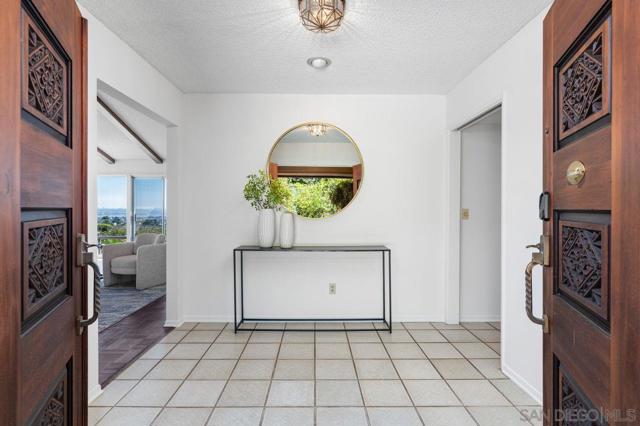 5504 Rutgers Road, La Jolla CA: https://media.crmls.org/mediaz/6e65979a-87f8-4299-9195-97295c2daf73.jpg