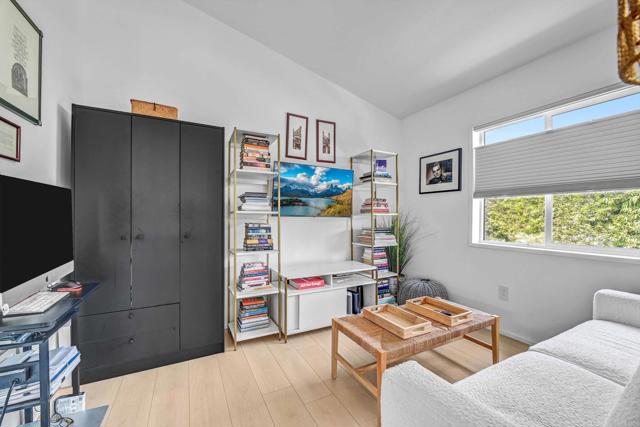 6503 Friendly Place, Carlsbad CA: https://media.crmls.org/mediaz/6e669092-22d1-4dd3-bb45-0aa021bbb4da.jpg