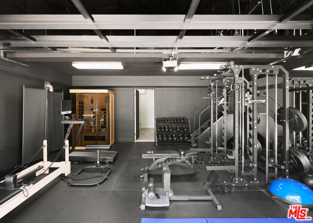 4967 Llano Drive, Woodland Hills CA: https://media.crmls.org/mediaz/6e67128c-368f-4746-89e4-384cecf90b8e.jpg
