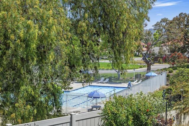 647 Boysenberry Way, Oceanside CA: https://media.crmls.org/mediaz/6e677771-ad1e-4095-b3e9-86570a148c5d.jpg