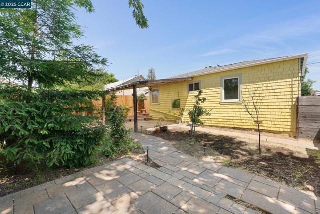 3020 Rose St., Martinez CA: https://media.crmls.org/mediaz/6e67e32b-14c9-46ac-8971-a05f18be7008.jpg