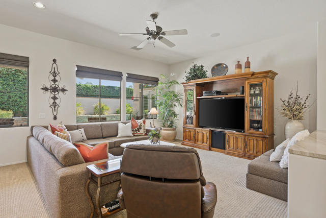 65 San Marino Circle, Rancho Mirage CA: https://media.crmls.org/mediaz/6e68afb8-b66f-4b58-99f9-9d6395c58995.jpg