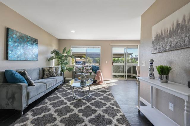 11179 Kelowna Rd, San Diego, California 92126, 2 Bedrooms Bedrooms, ,1 BathroomBathrooms,Condominium,For Sale,Kelowna Rd,250017128SD