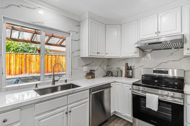 3854 Deans Place Way, San Jose CA: https://media.crmls.org/mediaz/6e69f08b-fb84-4362-b551-d6a30c3ee371.jpg
