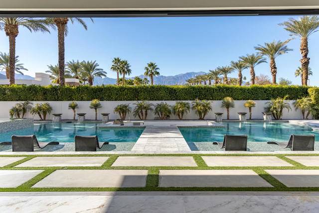 1 Bravo Court, Rancho Mirage CA: https://media.crmls.org/mediaz/6e6a3efa-5b81-4e05-bd4f-6e29d9695380.jpg