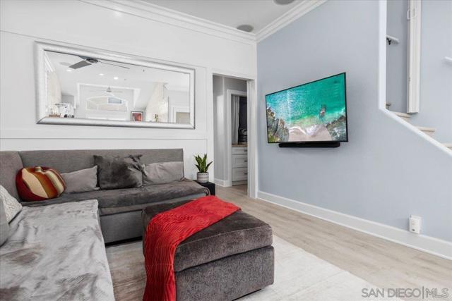 700 Lido Park Dr, Newport Beach CA: https://media.crmls.org/mediaz/6e6a6dce-6e91-49c1-842c-d0872be7c639.jpg
