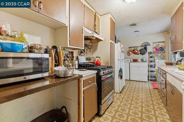 19 Via Floreado, Orinda CA: https://media.crmls.org/mediaz/6e6af13d-63a2-4627-929d-85fd55804821.jpg